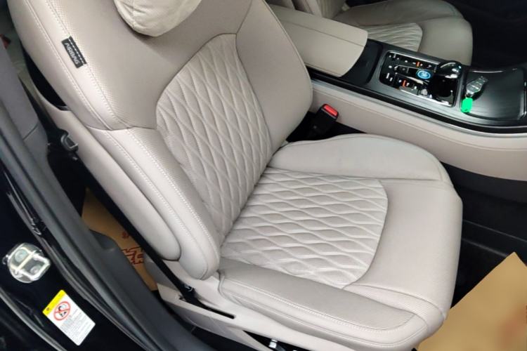 Used BYD Han 2024 DM-i Glory Edition 121KM Prestige Model Right Front Seat