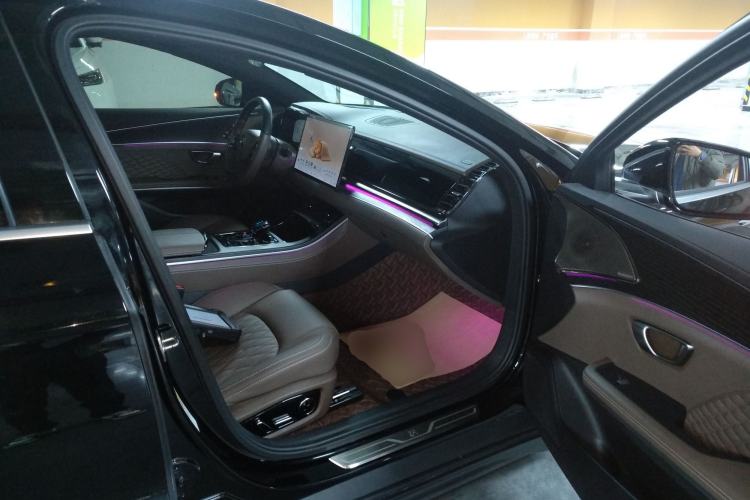 Used BYD Han 2024 DM-i Glory Edition 121KM Premium Model Right Front Seat