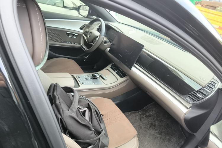Used BYD Han 2024 DM-i Glory Edition 121KM Prestige Model Right Front Seat