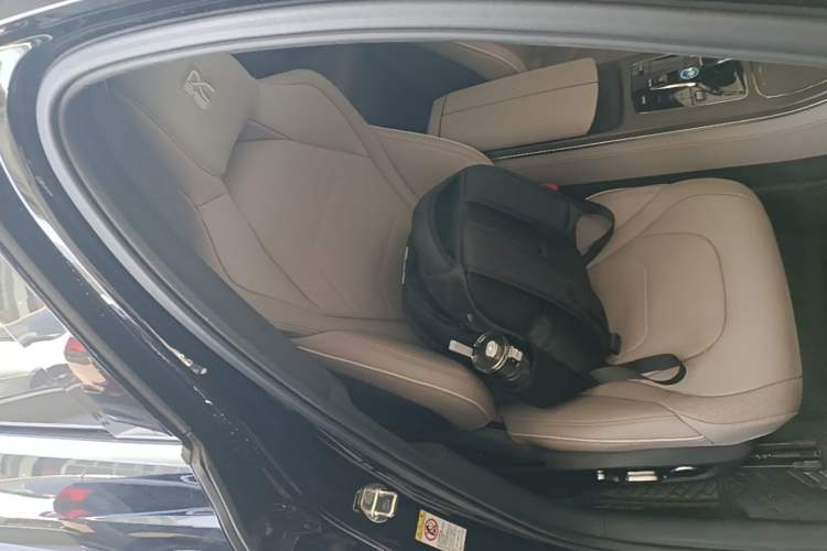 Used BYD Han 2024 EV Glory Edition 610 km All-Wheel Drive "Tian Shen Zhi Jia" Intelligent Driving Model Right Front Seat