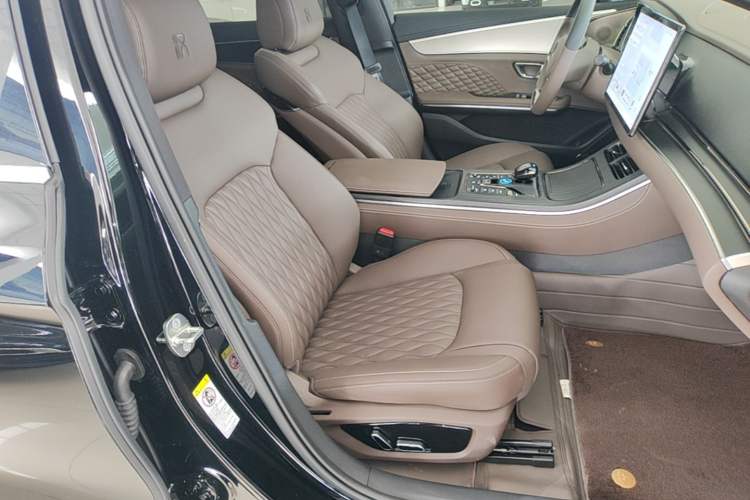 Used BYD Han 2024 DM-i Glory Edition 121KM Elite Model Right Front Seat