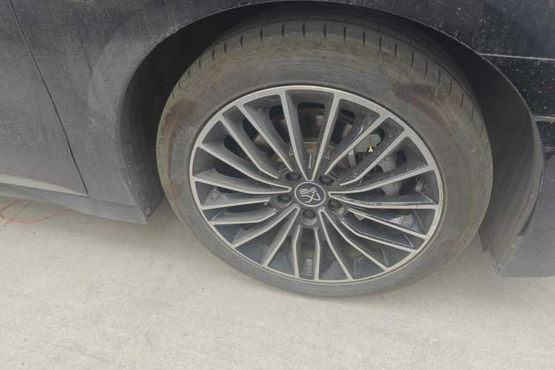 Used BYD Han 2024 DM-i Glory Edition 121KM Prestige Model Right Front Wheel Hub