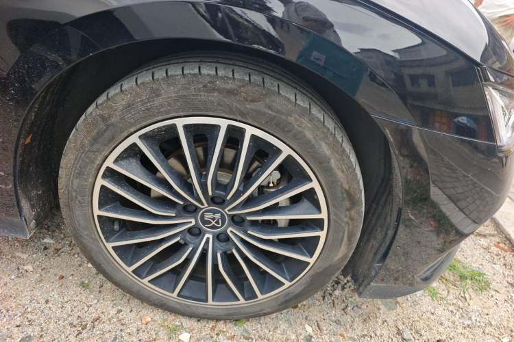 Used BYD Han 2024 DM-i Glory Edition 121KM Premium Model Right Front Wheel Hub
