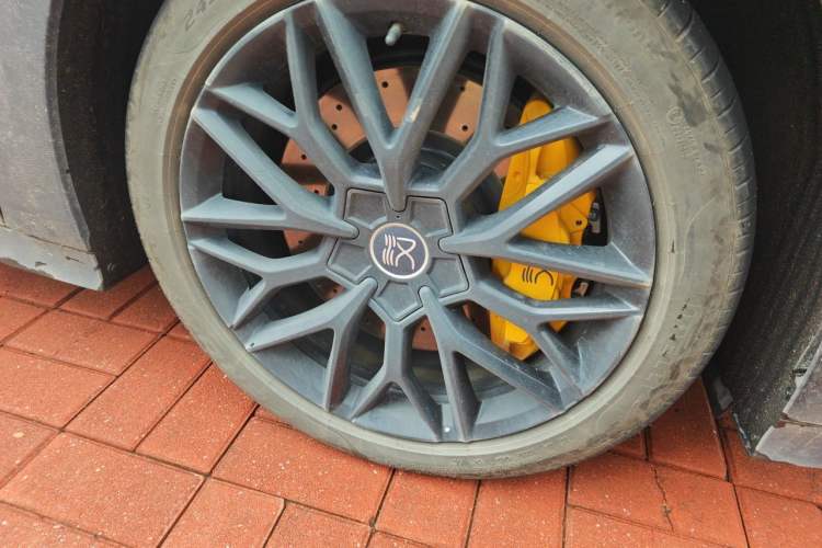 Used BYD Han 2024 DM-p War God Edition Right Front Wheel Hub