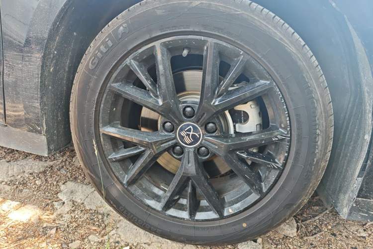 Used BYD Han 2024 DM-i Glory Edition 121KM Prestige Model Right Front Wheel Hub