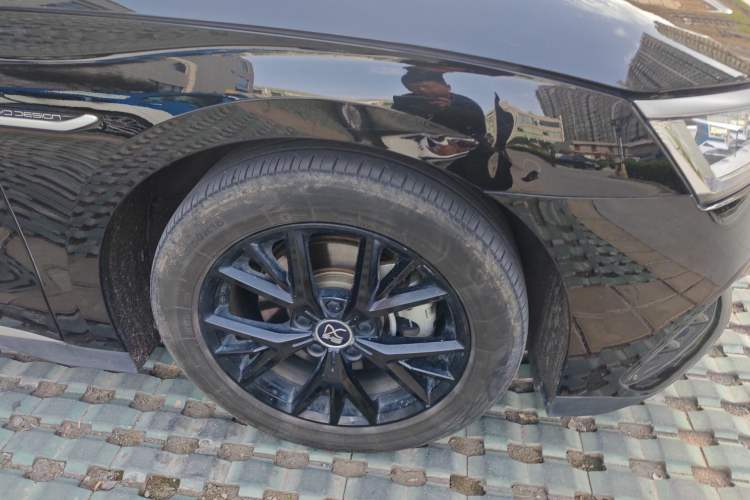 Used BYD Han 2024 DM-i Glory Edition 121KM Prestige Model Right Front Wheel Hub