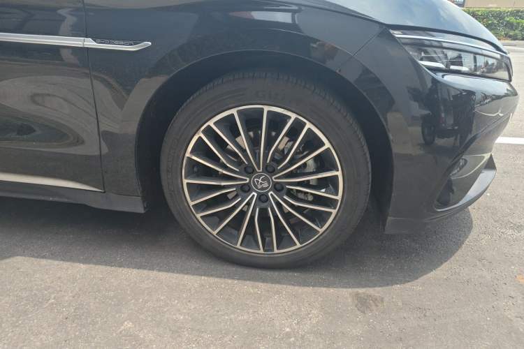 Used BYD Han 2024 EV Glory Edition 506KM Front-Wheel-Drive Premium Model Right Front Wheel Hub