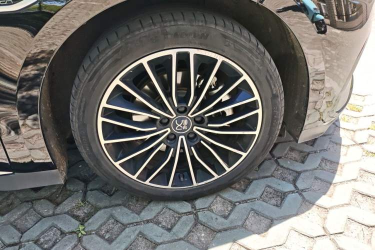 Used BYD Han 2024 EV Glory Edition 506KM Front-Wheel-Drive Premium Model Right Front Wheel Hub