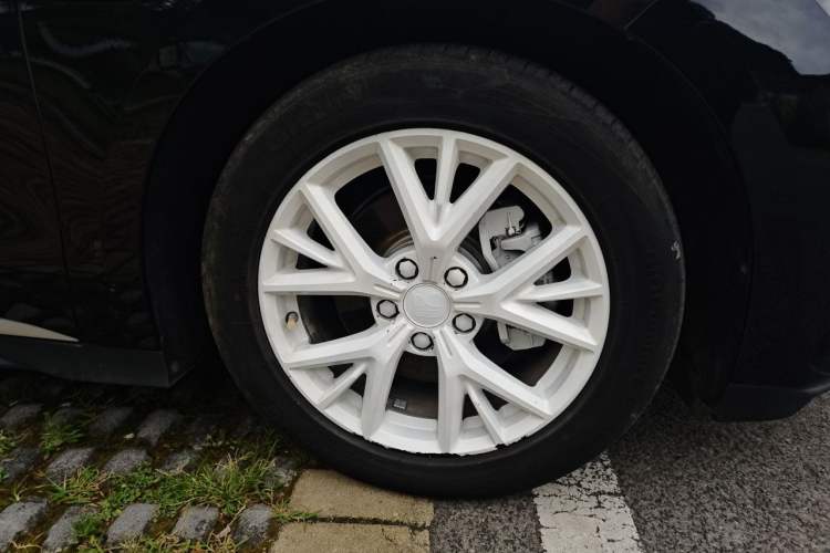 Used BYD Han 2024 DM-i Glory Edition 121KM Prestige Model Right Front Wheel Hub