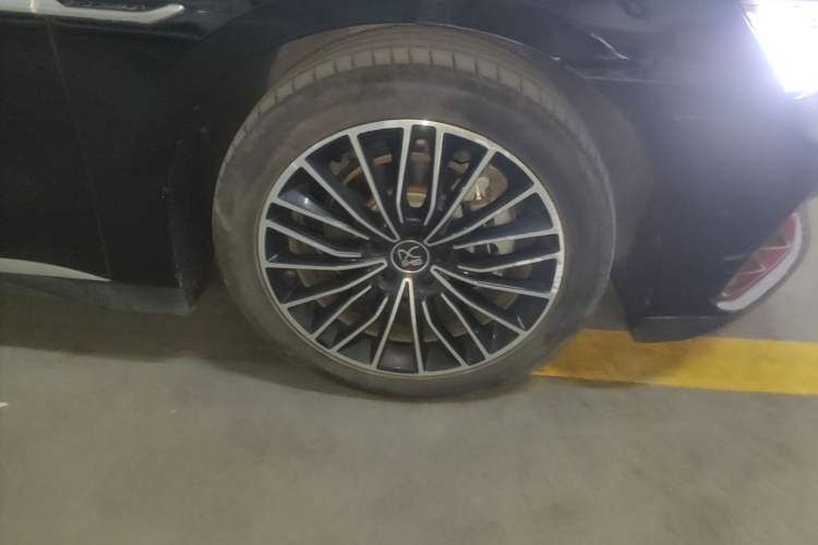 Used BYD Han 2024 DM-i Glory Edition 121KM Prestige Model Right Front Wheel Hub