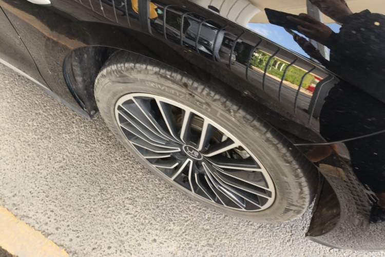 Used BYD Han 2024 EV Glory Edition 506KM Front-Wheel-Drive Premium Model Right Front Wheel Hub
