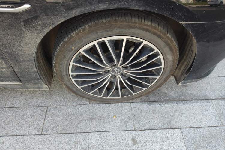 Used BYD Han 2024 DM-i Glory Edition 121KM Prestige Model Right Front Wheel Hub