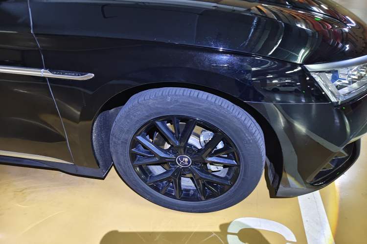 Used BYD Han 2024 DM-i Glory Edition 121KM Elite Model Right Front Wheel Hub