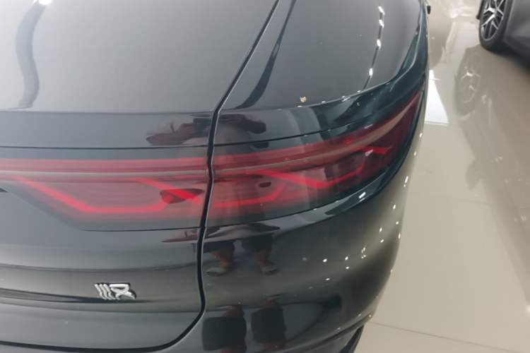 Used BYD Han 2024 DM-i Glory Edition 121KM Premium Model Right Rear Taillight