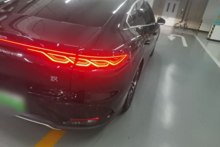 Used BYD Han 2024 EV Glory Edition 605KM Front-Wheel-Drive Premium Model Right Rear Taillight
