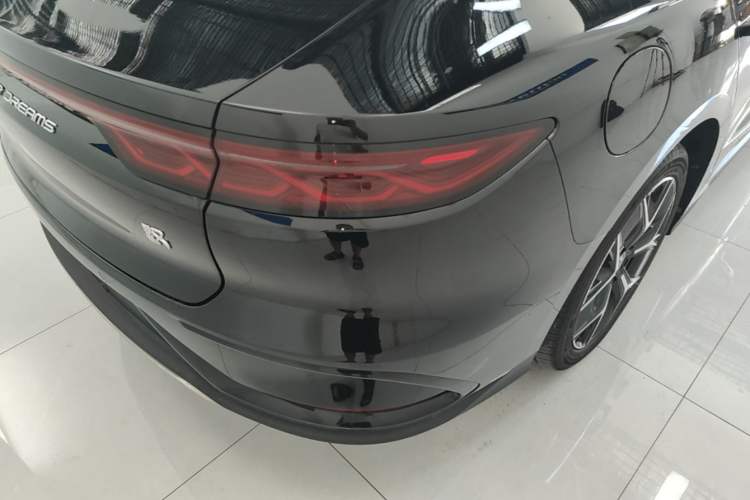 Used BYD Han 2024 EV Glory Edition 605KM Front-Wheel-Drive Premium Model Right Rear Taillight