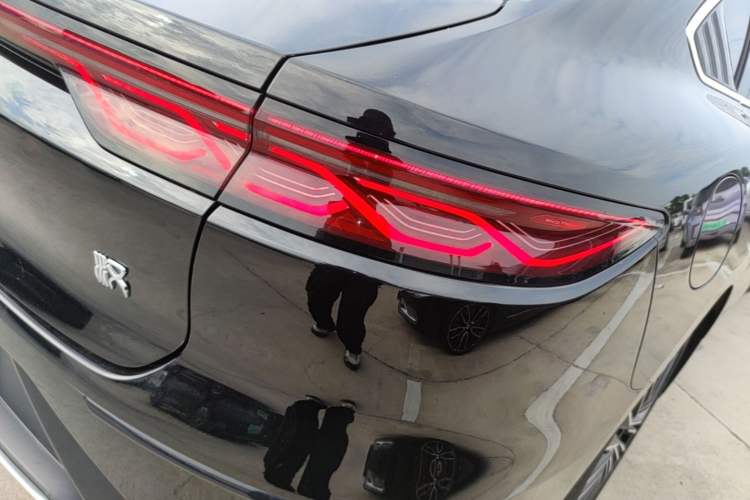 Used BYD Han 2024 EV Glory Edition 506KM Front-Wheel-Drive Premium Model Right Rear Taillight