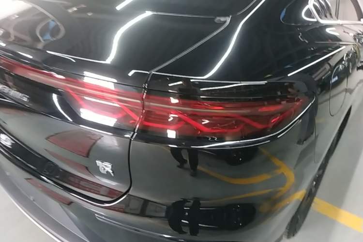 Used BYD Han 2024 DM-i Glory Edition 121KM Prestige Model Right Rear Taillight