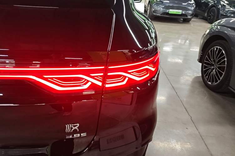 Used BYD Han 2024 EV Glory Edition 610 km All-Wheel Drive "Tian Shen Zhi Jia" Intelligent Driving Model Right Rear Taillight