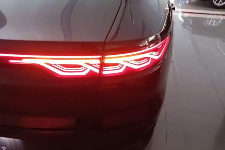 Used BYD Han 2024 DM-i Glory Edition 121KM Premium Model Right Rear Taillight