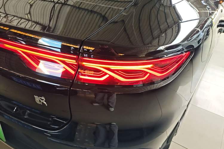 Used BYD Han 2024 DM-i Glory Edition 121KM Elite Model Right Rear Taillight