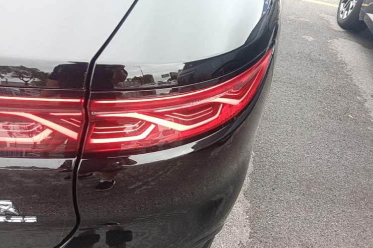 Used BYD Han 2024 EV Glory Edition 610 km All-Wheel Drive "Tian Shen Zhi Jia" Intelligent Driving Model Right Rear Taillight
