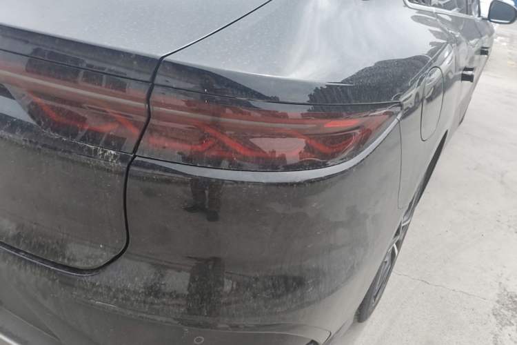 Used BYD Han 2024 EV Glory Edition 506KM Front-Wheel-Drive Premium Model Right Rear Taillight
