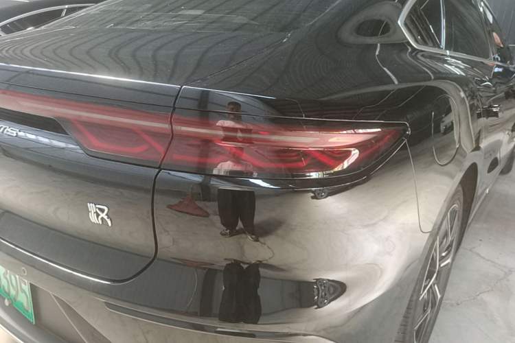 Used BYD Han 2024 EV Glory Edition 605KM Front-Wheel-Drive Premium Model Right Rear Taillight