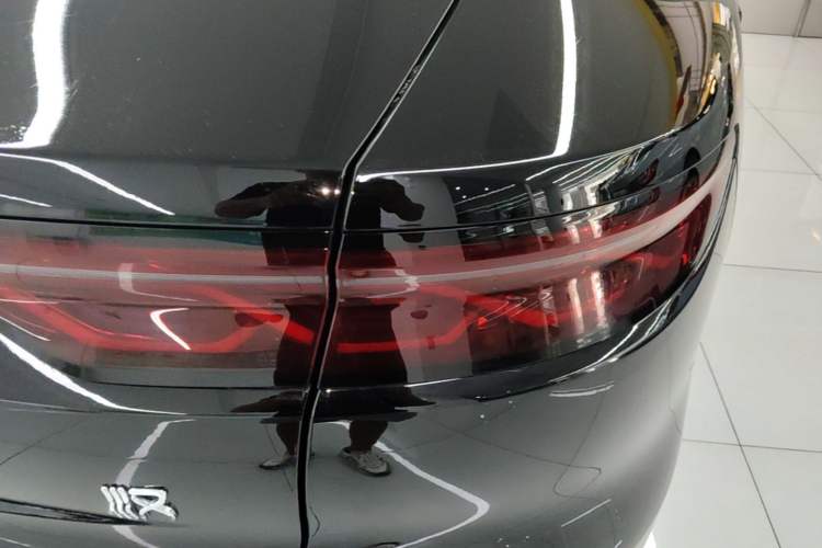 Used BYD Han 2024 DM-i Glory Edition 121KM Prestige Model Right Rear Taillight