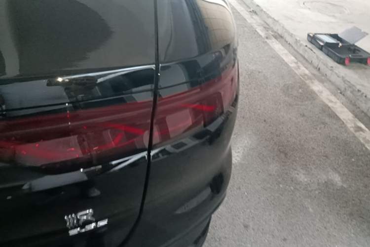 Used BYD Han 2024 EV Glory Edition 610 km All-Wheel Drive "Tian Shen Zhi Jia" Intelligent Driving Model Right Rear Taillight
