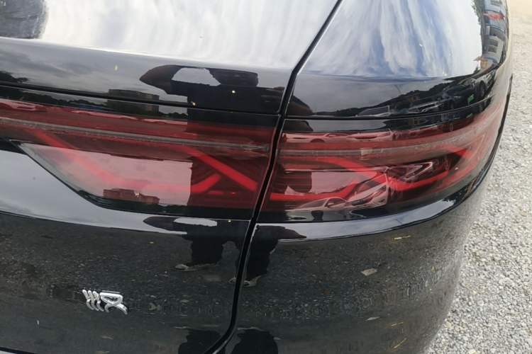 Used BYD Han 2024 EV Glory Edition 506KM Front-Wheel-Drive Premium Model Right Rear Taillight