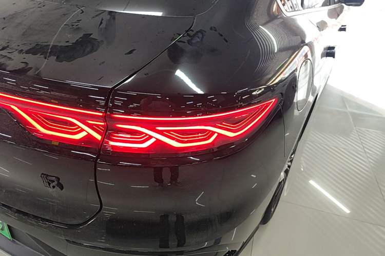 Used BYD Han 2024 DM-i Glory Edition 121KM Prestige Model Right Rear Taillight