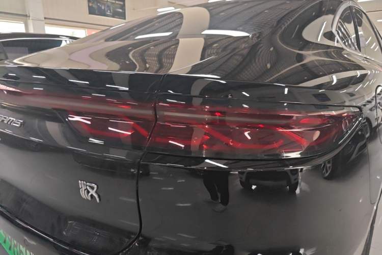 Used BYD Han 2024 DM-i Glory Edition 121KM Prestige Model Right Rear Taillight