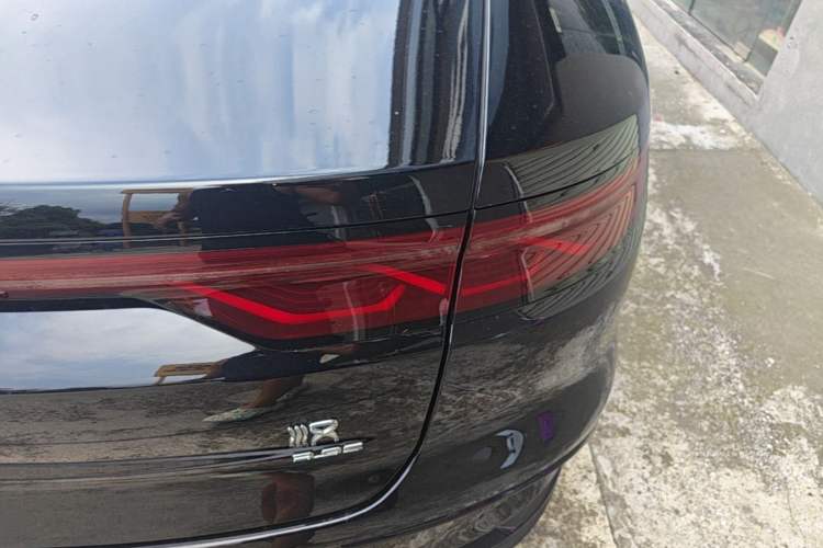Used BYD Han 2024 EV Glory Edition 610 km All-Wheel Drive "Tian Shen Zhi Jia" Intelligent Driving Model Right Rear Taillight