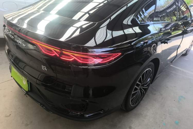 Used BYD Han 2024 EV Glory Edition 506KM Front-Wheel-Drive Premium Model Right Rear Taillight