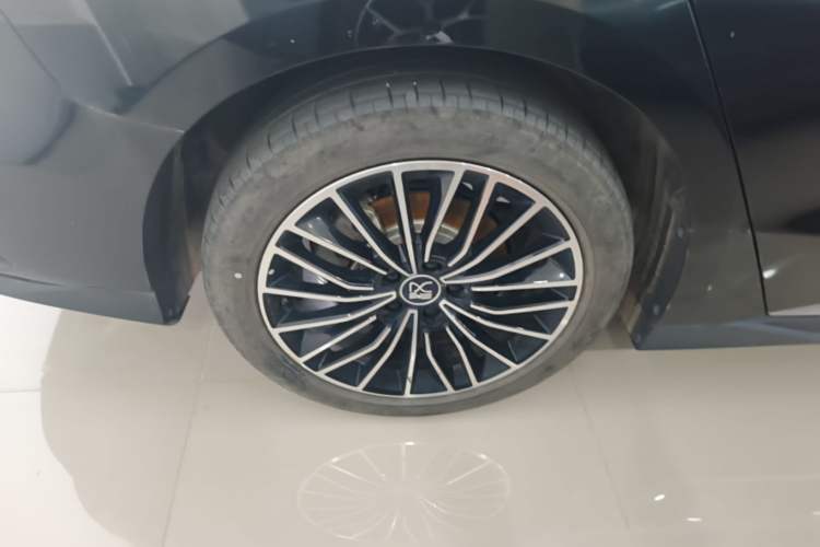 Used BYD Han 2024 DM-i Glory Edition 121KM Premium Model Right Rear Wheel Hub