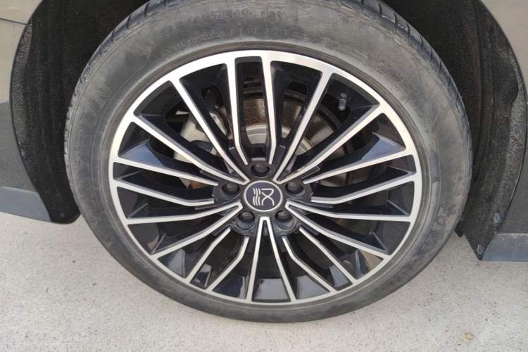 Used BYD Han 2024 EV Glory Edition 506KM Front-Wheel-Drive Premium Model Right Rear Wheel Hub
