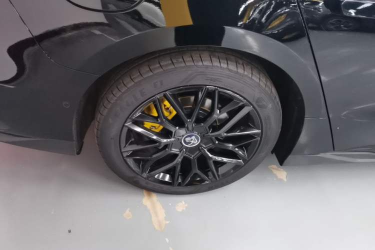 Used BYD Han 2024 DM-p War God Edition Right Rear Wheel Hub