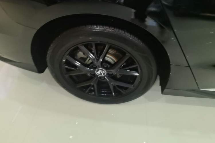Used BYD Han 2024 DM-i Glory Edition 121KM Prestige Model Right Rear Wheel Hub