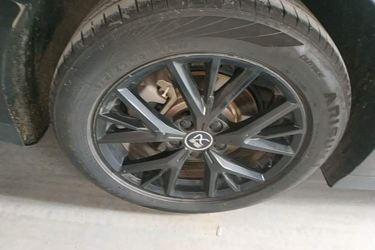 Used BYD Han 2024 DM-i Glory Edition 121KM Prestige Model Right Rear Wheel Hub