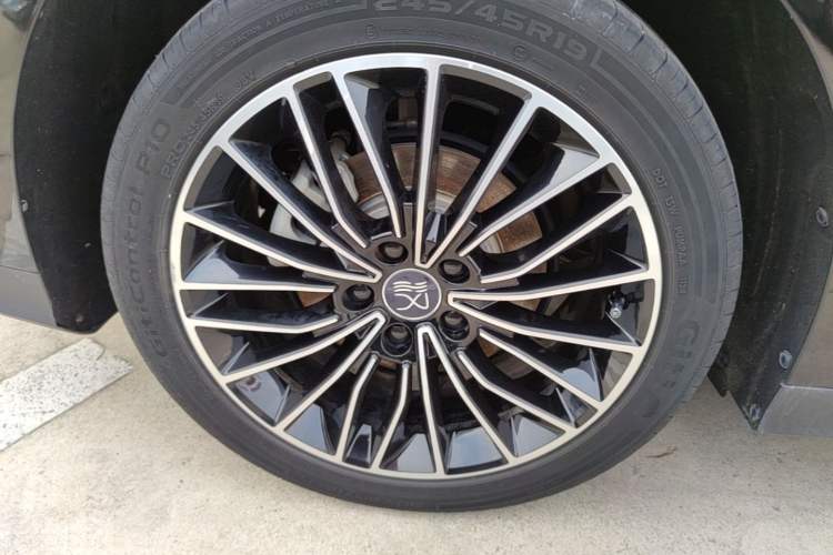 Used BYD Han 2024 EV Glory Edition 506KM Front-Wheel-Drive Premium Model Right Rear Wheel Hub