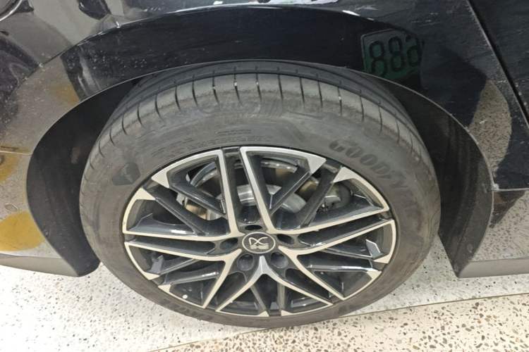Used BYD Han 2024 EV Glory Edition 605KM Front-Wheel-Drive Premium Model Right Rear Wheel Hub
