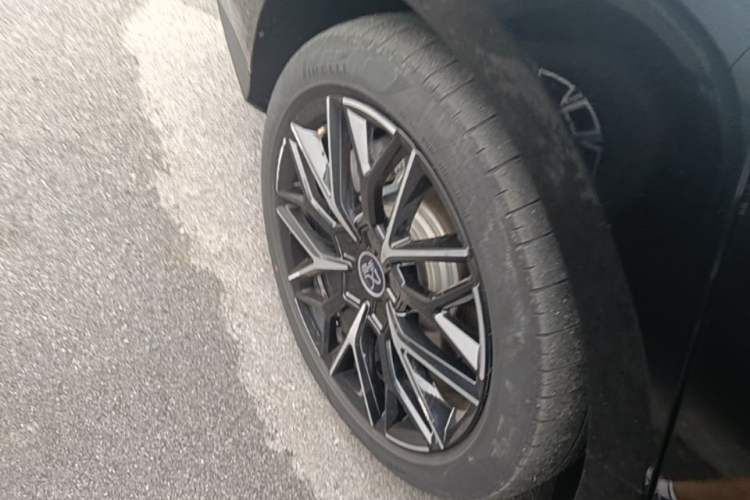 Used BYD Han 2024 EV Glory Edition 610 km All-Wheel Drive "Tian Shen Zhi Jia" Intelligent Driving Model Right Rear Wheel Hub