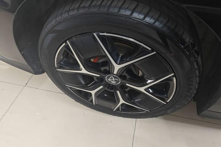 Used BYD Han 2024 DM-i Glory Edition 200KM Flagship Model Right Rear Wheel Hub