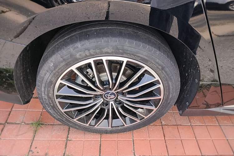 Used BYD Han 2024 EV Glory Edition 506KM Front-Wheel-Drive Premium Model Right Rear Wheel Hub