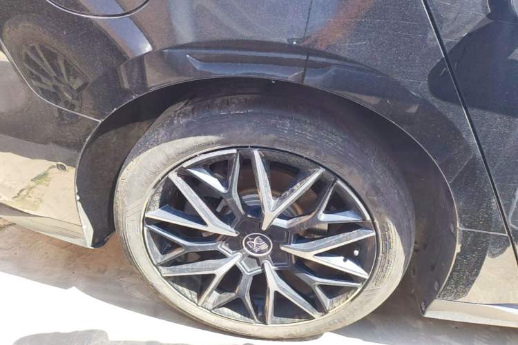 Used BYD Han 2024 EV Glory Edition 610 km All-Wheel Drive "Tian Shen Zhi Jia" Intelligent Driving Model Right Rear Wheel Hub