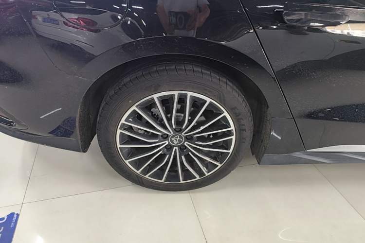Used BYD Han 2024 DM-i Glory Edition 121KM Prestige Model Right Rear Wheel Hub