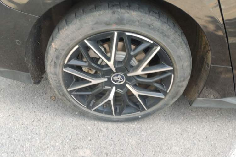 Used BYD Han 2024 EV Glory Edition 610 km All-Wheel Drive "Tian Shen Zhi Jia" Intelligent Driving Model Right Rear Wheel Hub