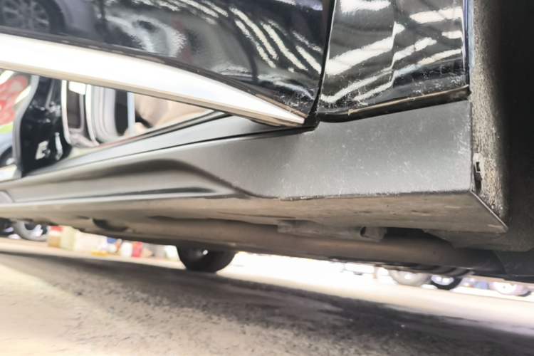 Used BYD Han 2024 DM-i Glory Edition 121KM Prestige Model Right Side Sill