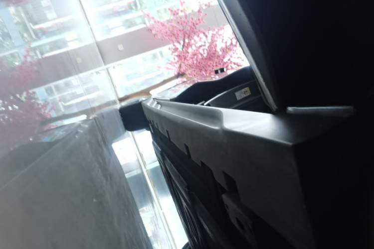Used BYD Han 2024 EV Glory Edition 605KM Front-Wheel-Drive Premium Model Right Side Sill
